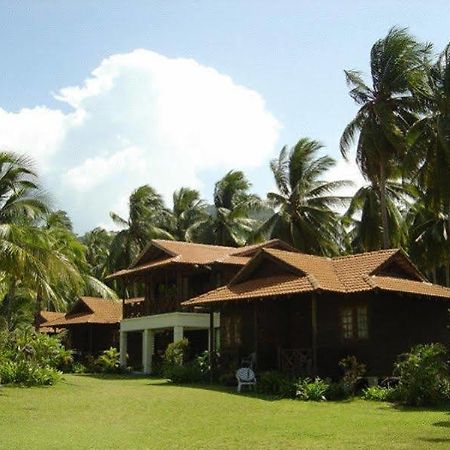 D'Coconut Island Resort Besar Island  Exteriör bild